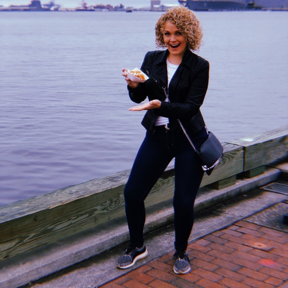 Meet your Posher, Meriwether - Picture 2 of 4